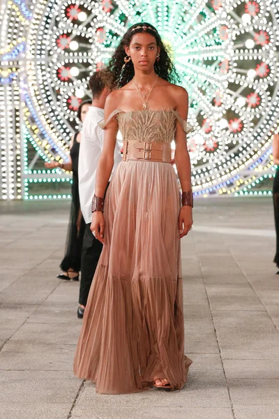 Look 83